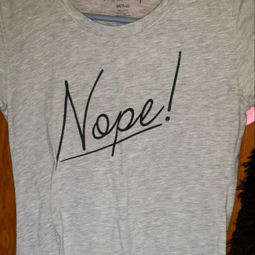 Gray lite "NOPE" logo tshirt nwot size med fits like a small
